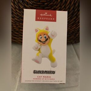 Hallmark Keepsake Super Mario Cat Mario